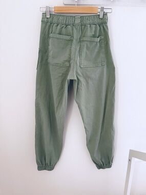 SO Cargo Jogger Capri Jogger Pants in Olive green women’s size small